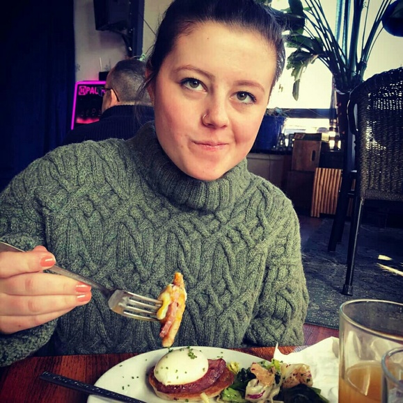 Meet your Posher, Rebecca - Picture 1 of 1